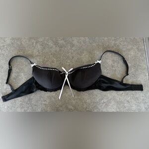 La Vie En Rose push up bra white bows black embroidery 36C